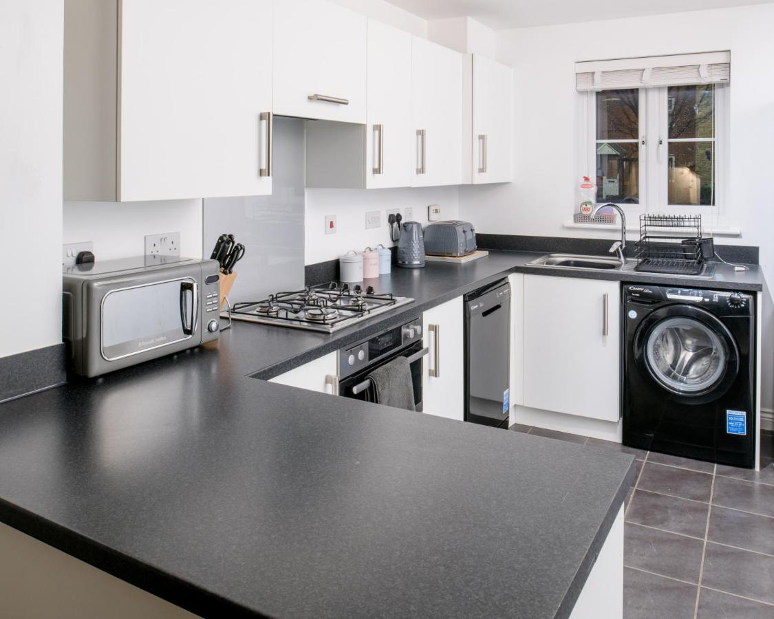 5 Bed House In Gloucester Hucclecote Luaran gambar