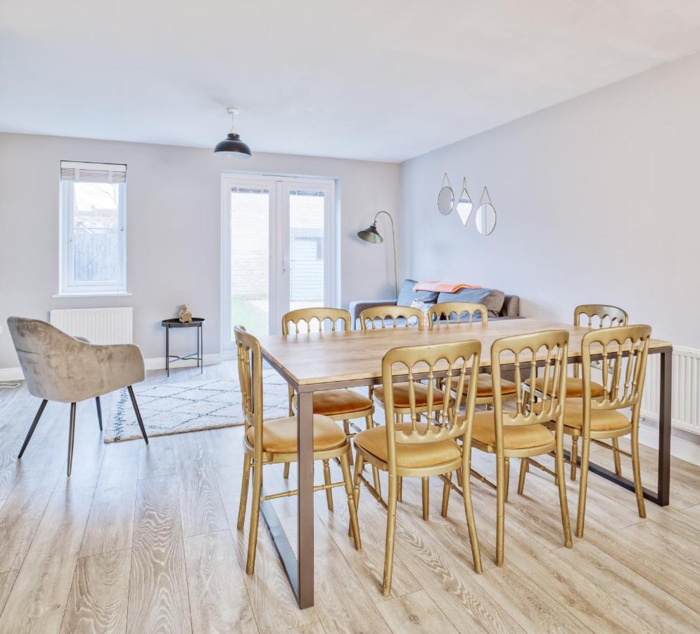 5 Bed House In Gloucester Hucclecote Luaran gambar