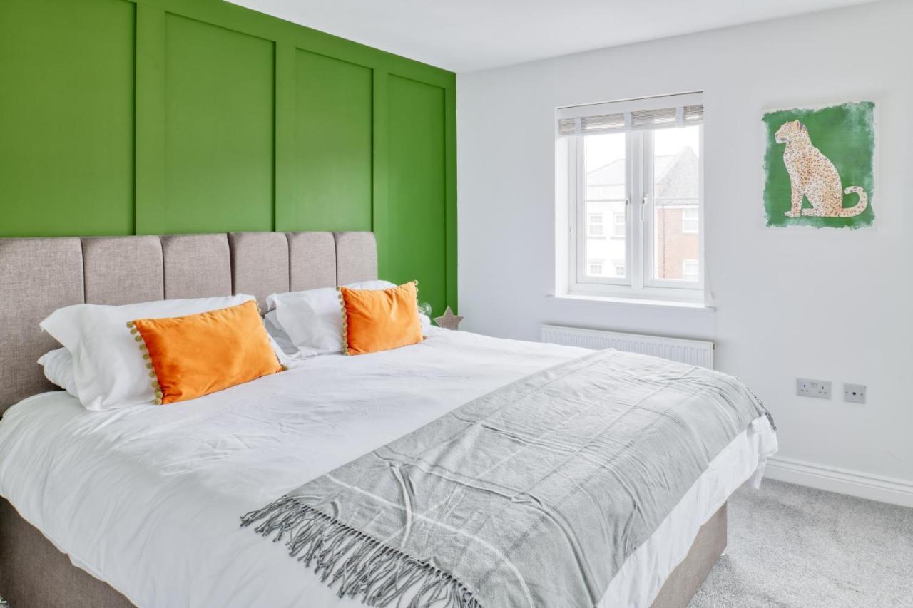 5 Bed House In Gloucester Hucclecote Luaran gambar
